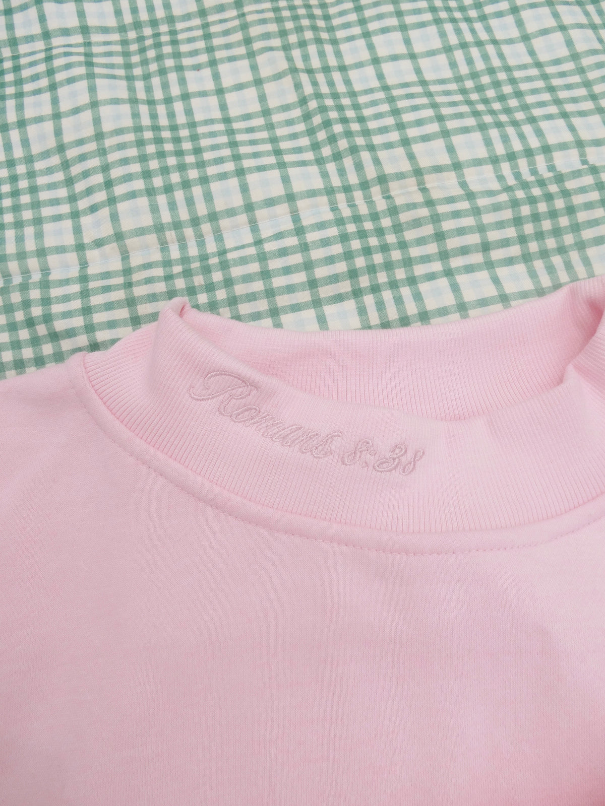Romans 8:38 Mockneck